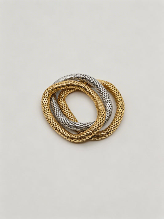 سوار من سلسلة أفعى معدنية من ثلاث حلقات متشابكة ومضفرة