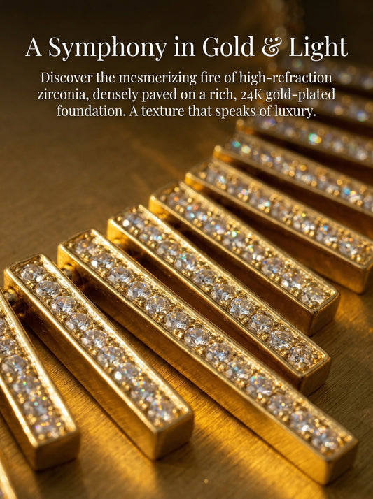 قلادة نجمة مرصعة بالماس باللون الذهبي العتيق