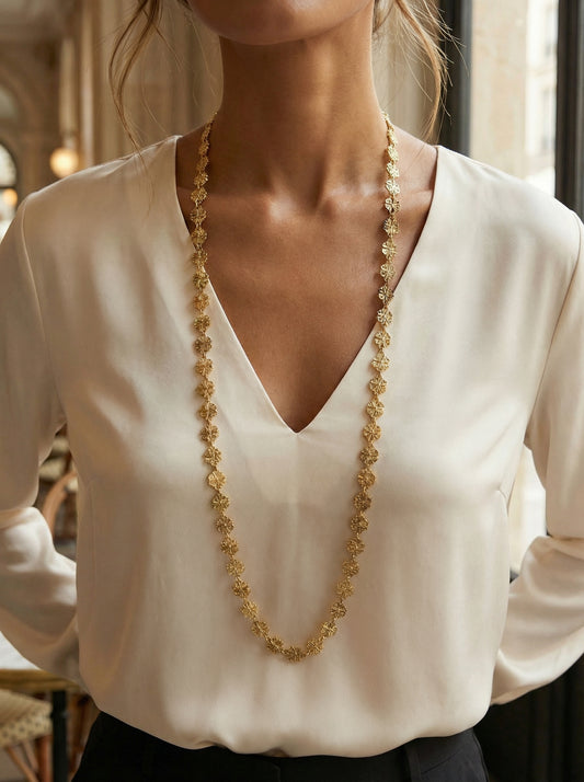 قلادة ذهبية فرنسية عتيقة مجوفة مزخرفة بالزهور