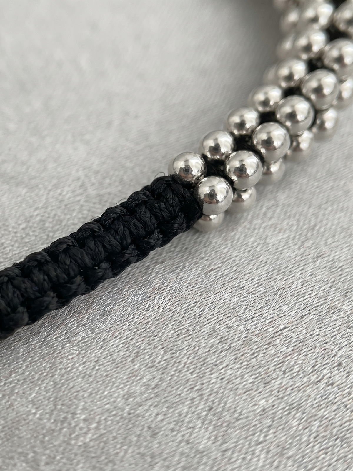 Collier de perles en argent sterling tissé à la main