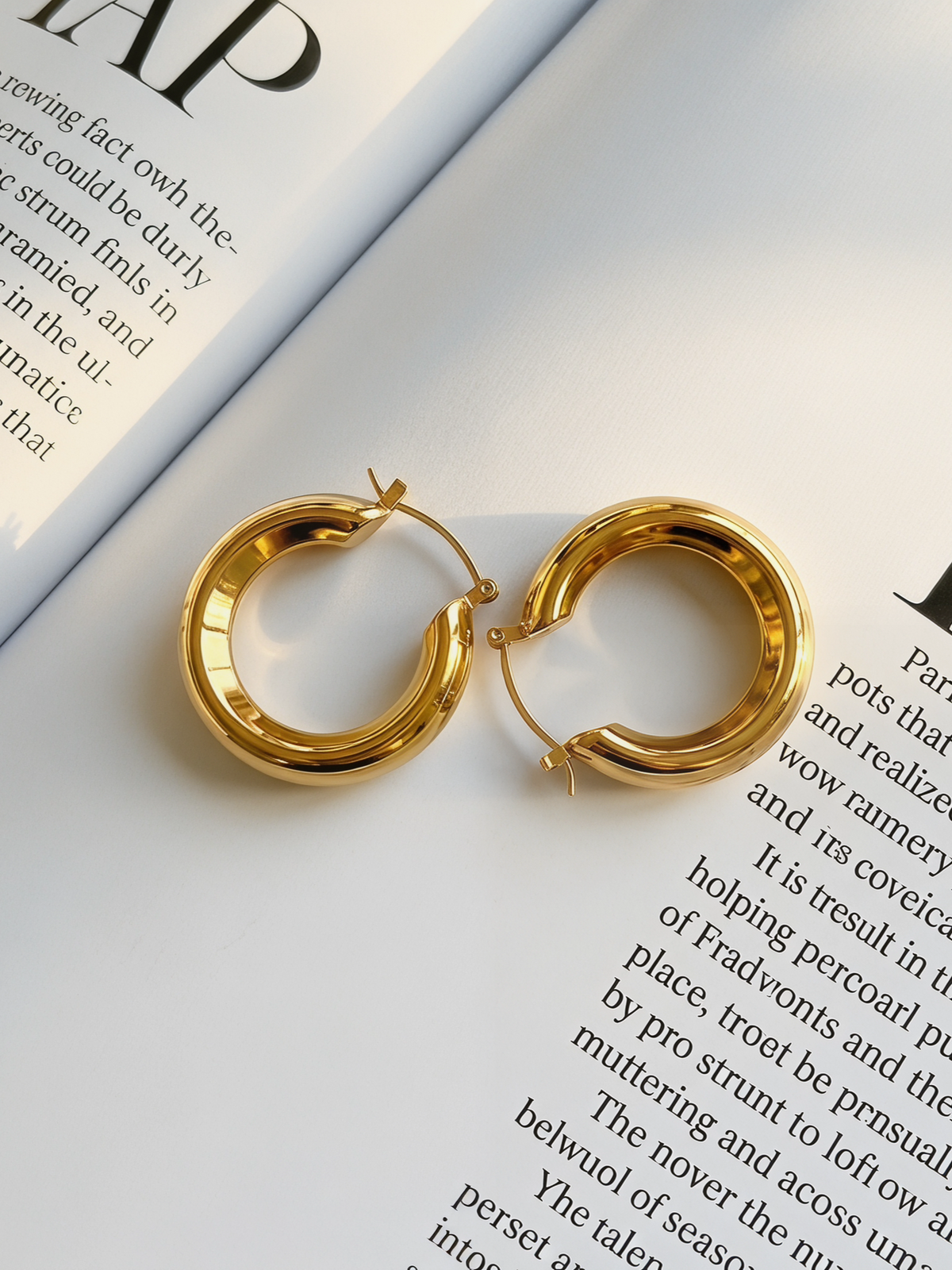 French Vintage 18K Gold Minimalist Thick Hoop Earrings