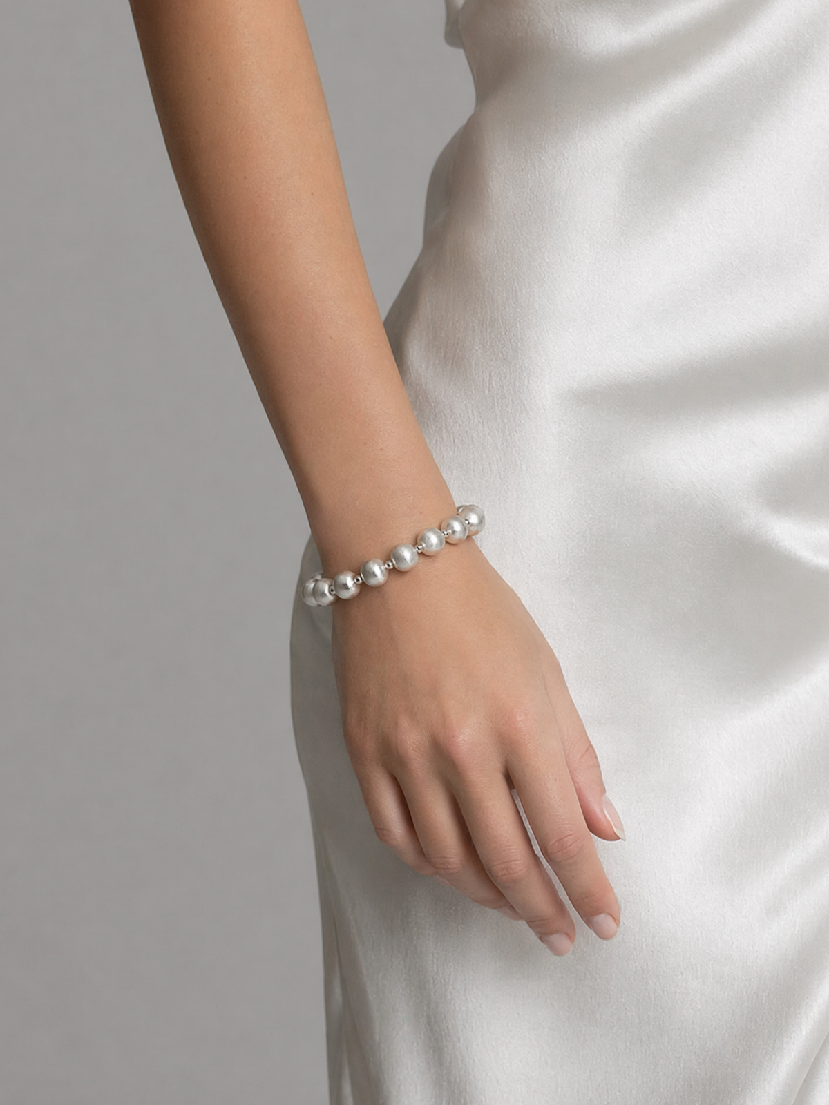 Bracelet à perles rondes brossé mat en argent sterling 925