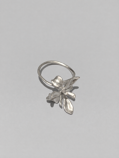 Flutter Petal Ring