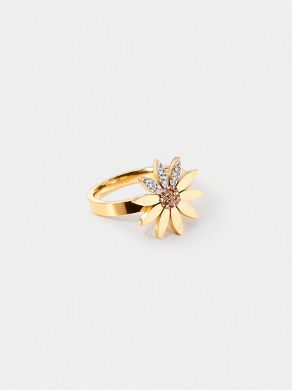 Pavé Daisy Ring
